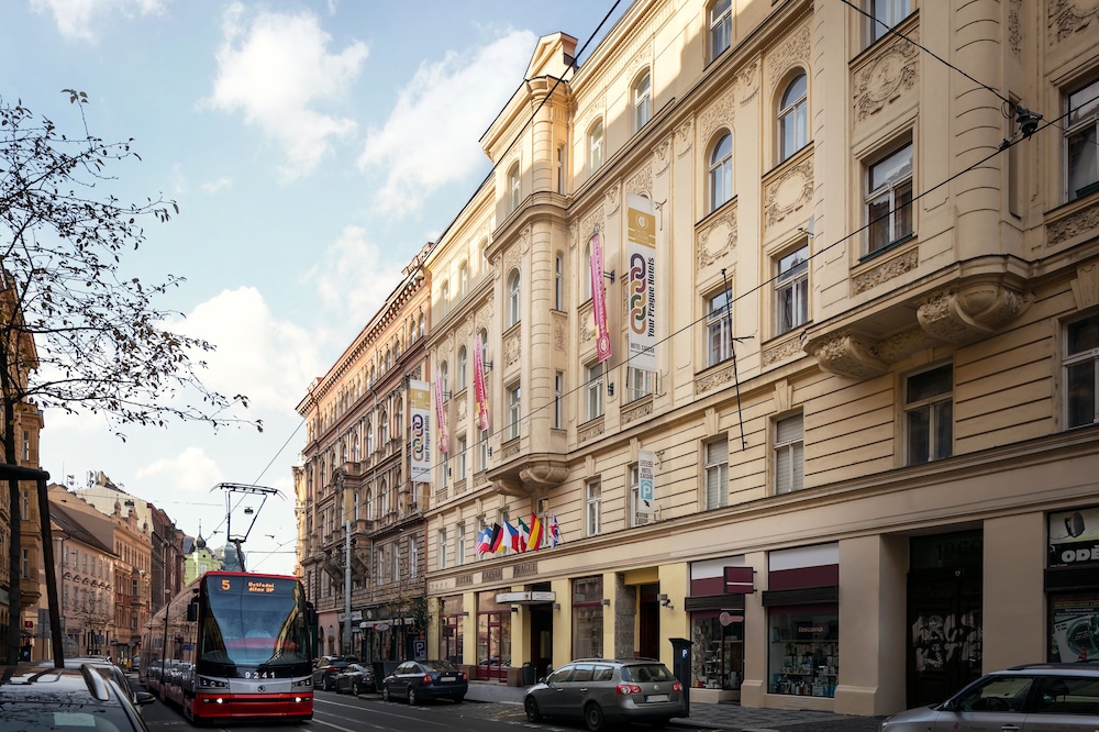 Hotel Caesar Prague 65/69