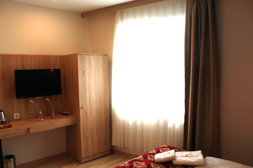 The Laila Hotel 45/54