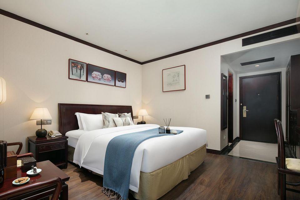Deluxe, King Bed, Queen Bed, City View
