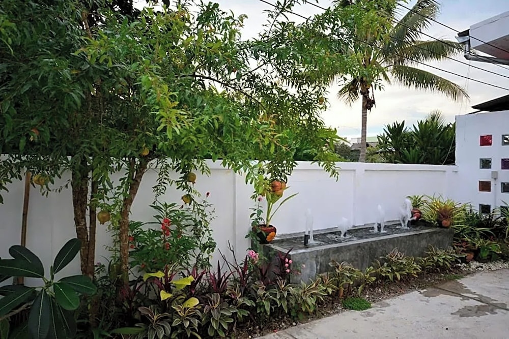 Na-Rak-O Resort 67/70