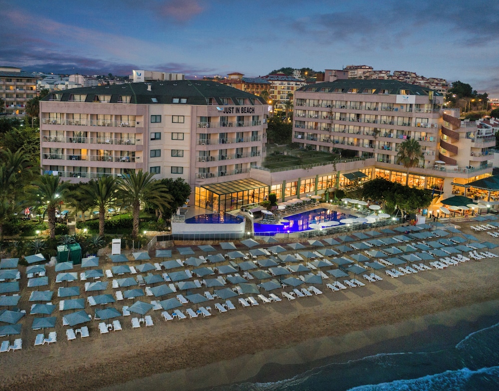 Aska Just In Beach Hotel 42/44