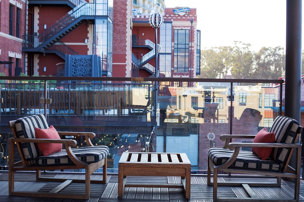 Fairmont Heritage Place Ghirardelli Square 33/50