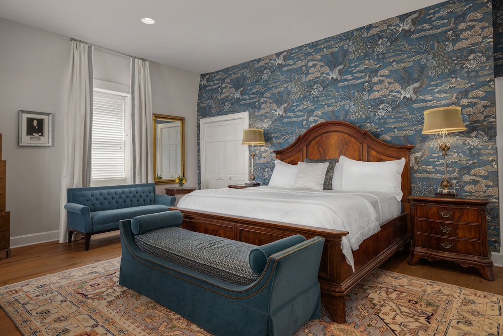 Hamilton-Turner Inn 7/50