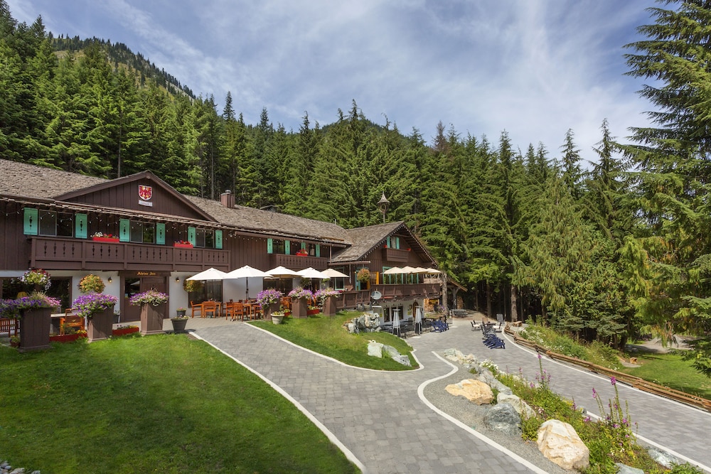 Crystal Mountain Hotels 41/50