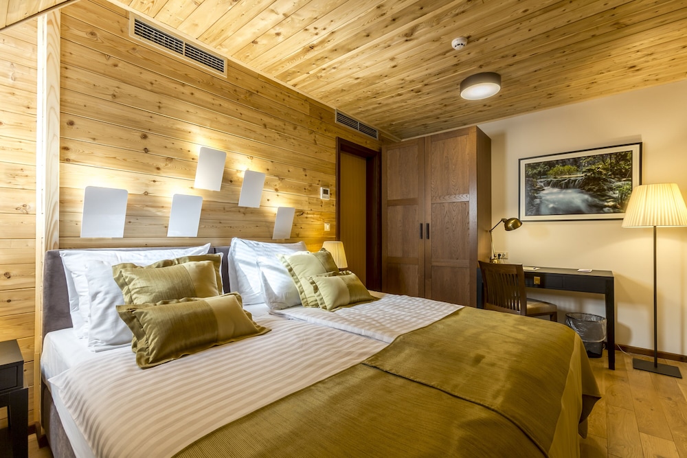 1 Bedroom, Deluxe, Suite, King Bed