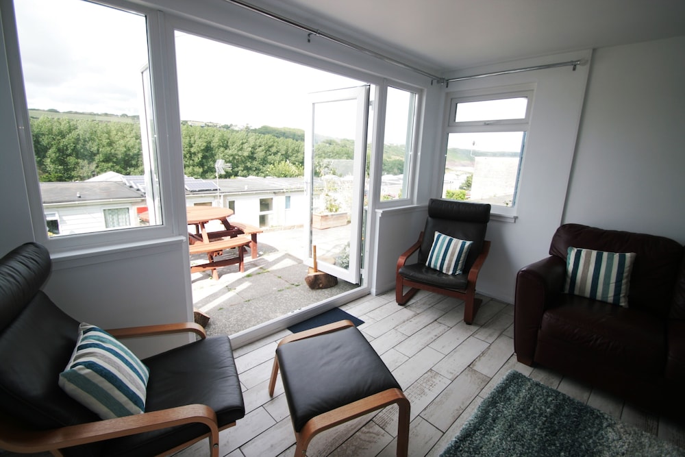 Freshwater Bay Holiday Cottages 43/50