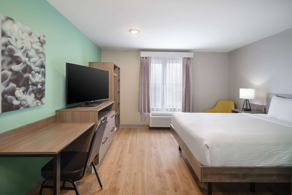 ECHO Suites Extended Stay by Wyndham Phoenix-Peoria/Glendale 62/74