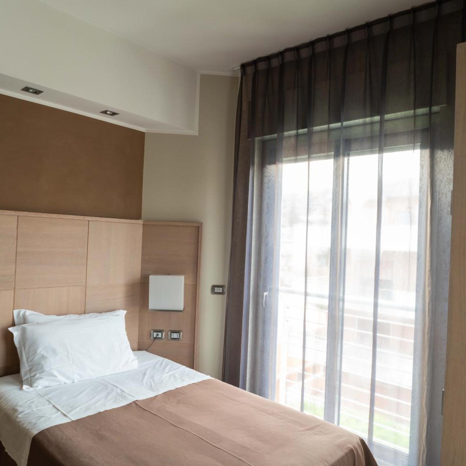 Room, Single