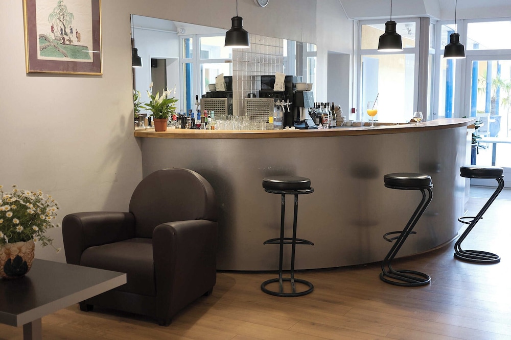 HOTEL LE PLAT D'ETAIN 23/39