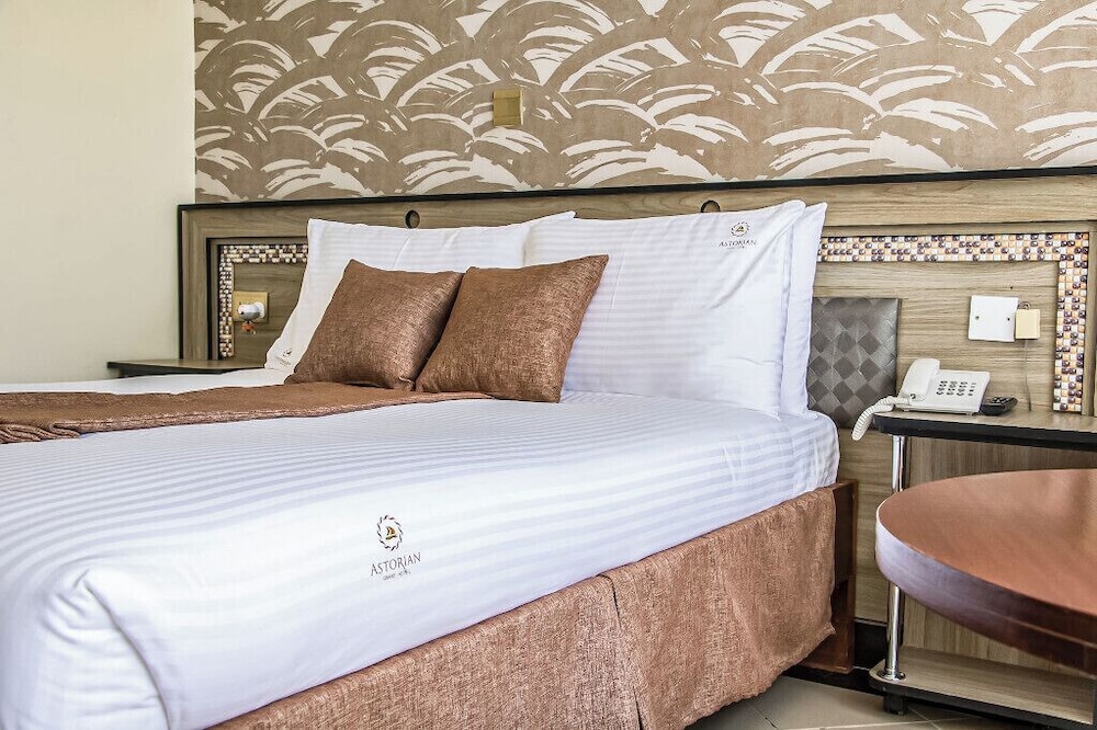 Astorian Grand Hotel 34/50
