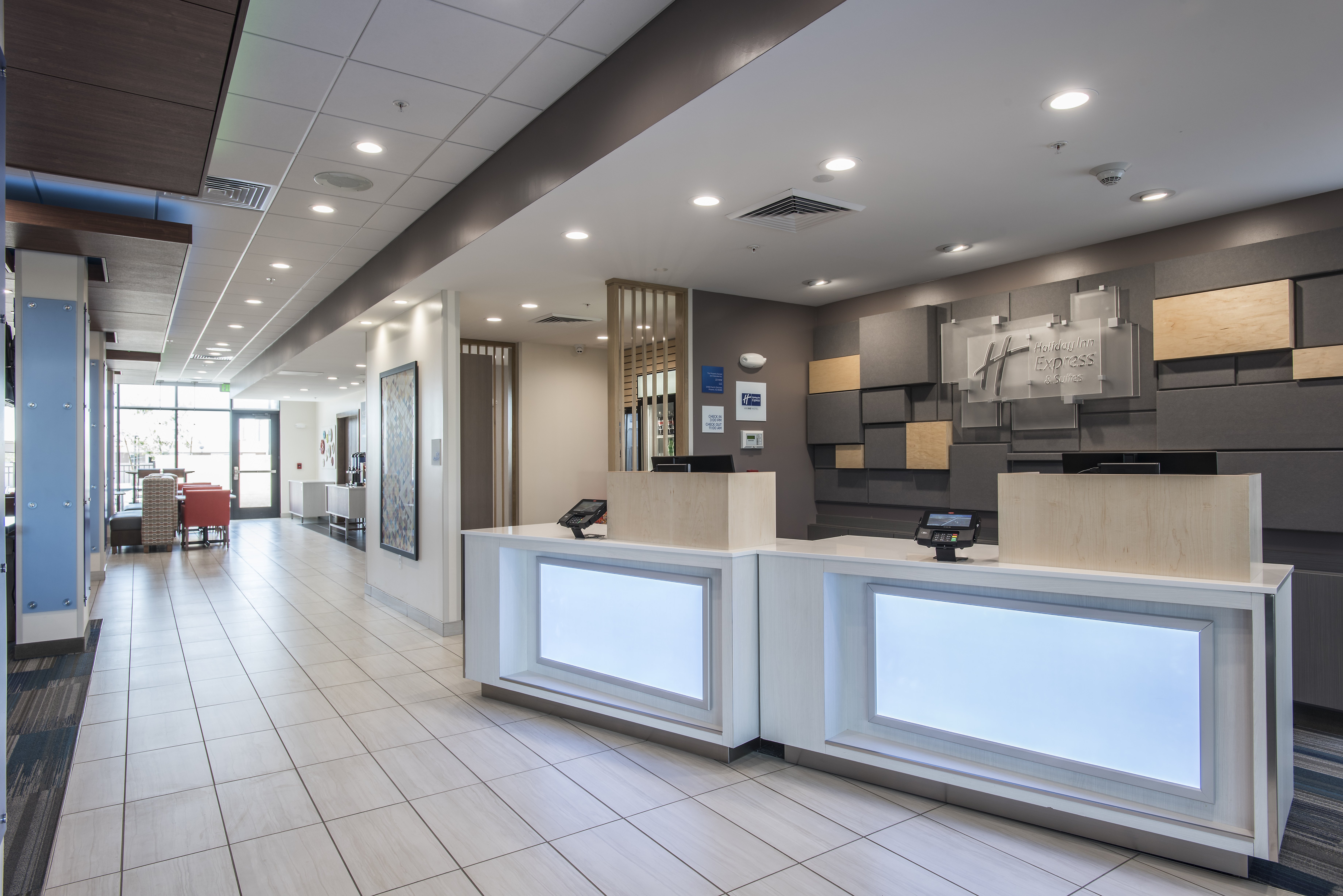 Holiday Inn Express and Suites Phoenix North Happy Valley an IHG Hotel 4/64