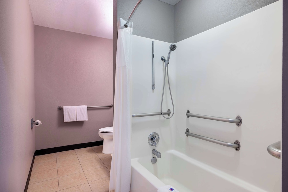 Motel6 McAllen, TX - East 59/60