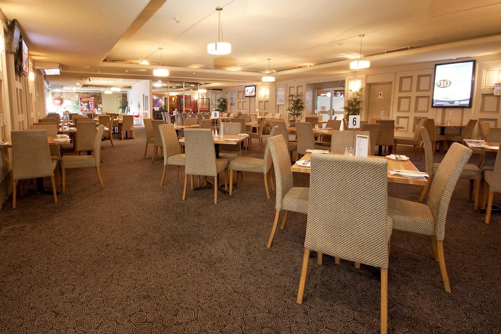 Enfield Hotel 40/55