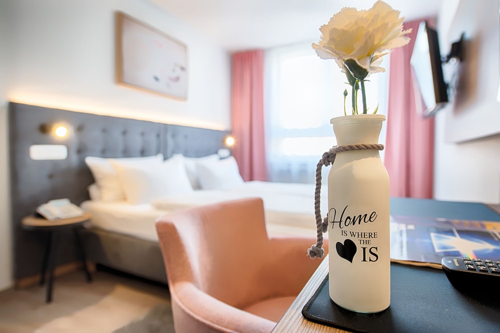 Home Hotel 50/59
