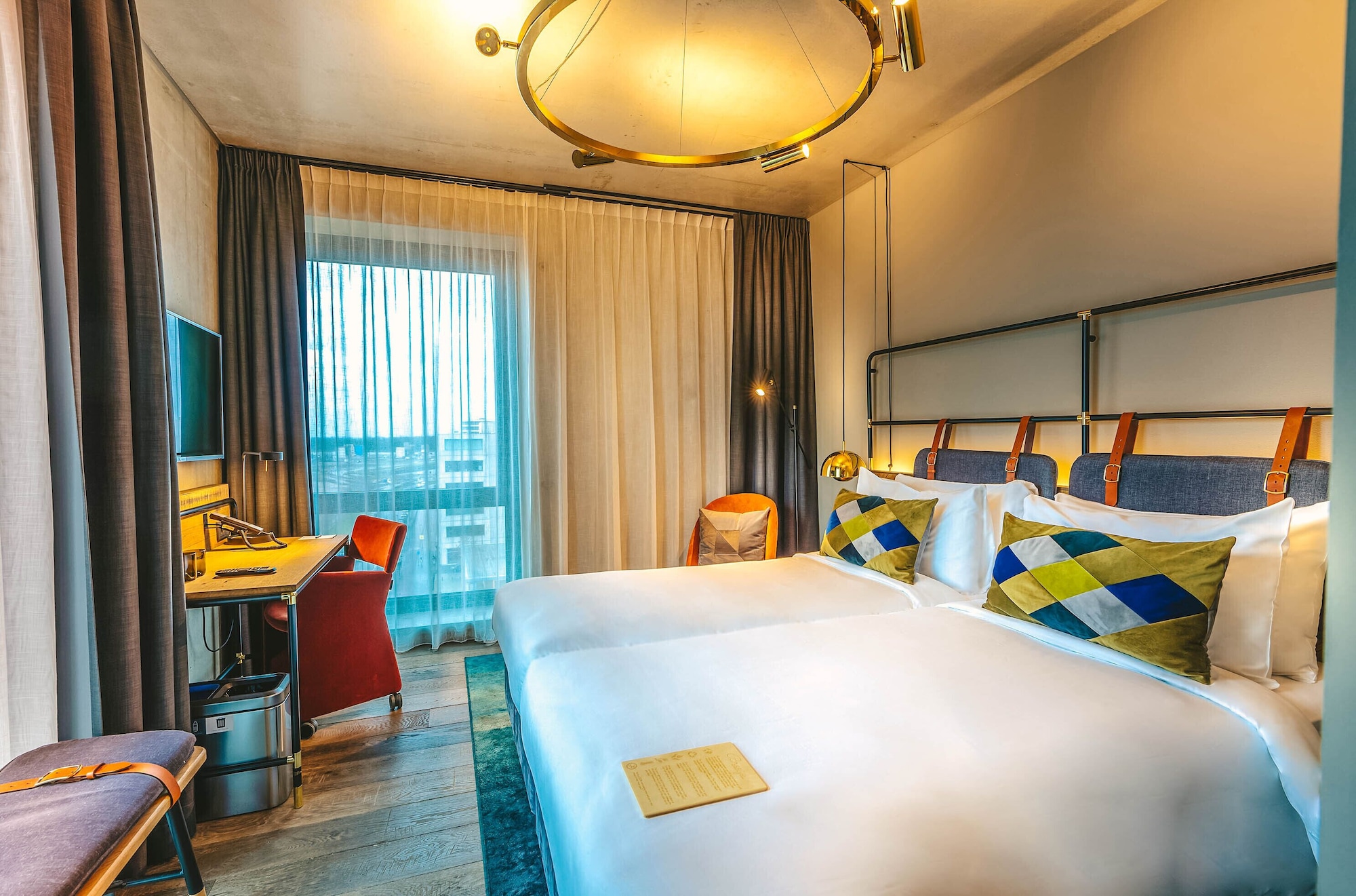 SUPERIOR, TWIN BEDS