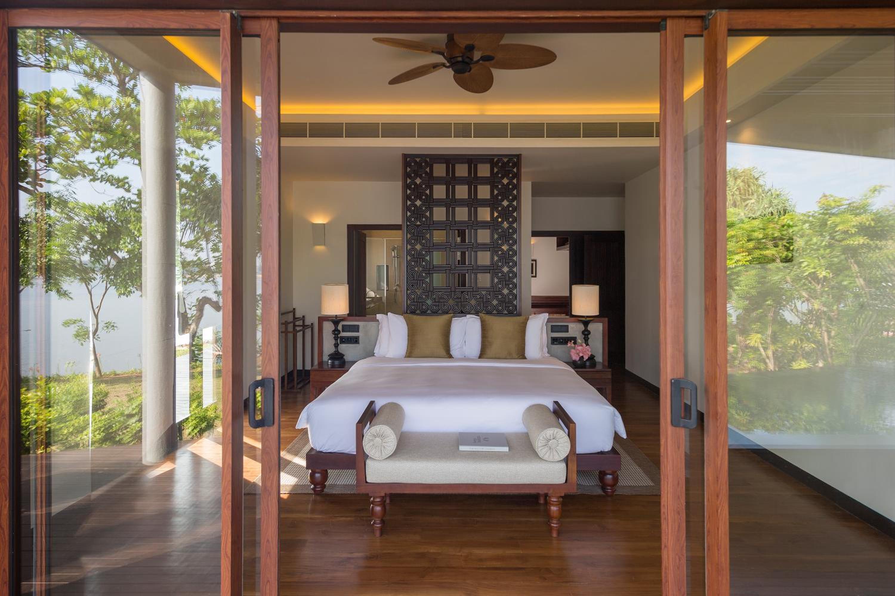 Royal, Bawa, Suite, King Bed