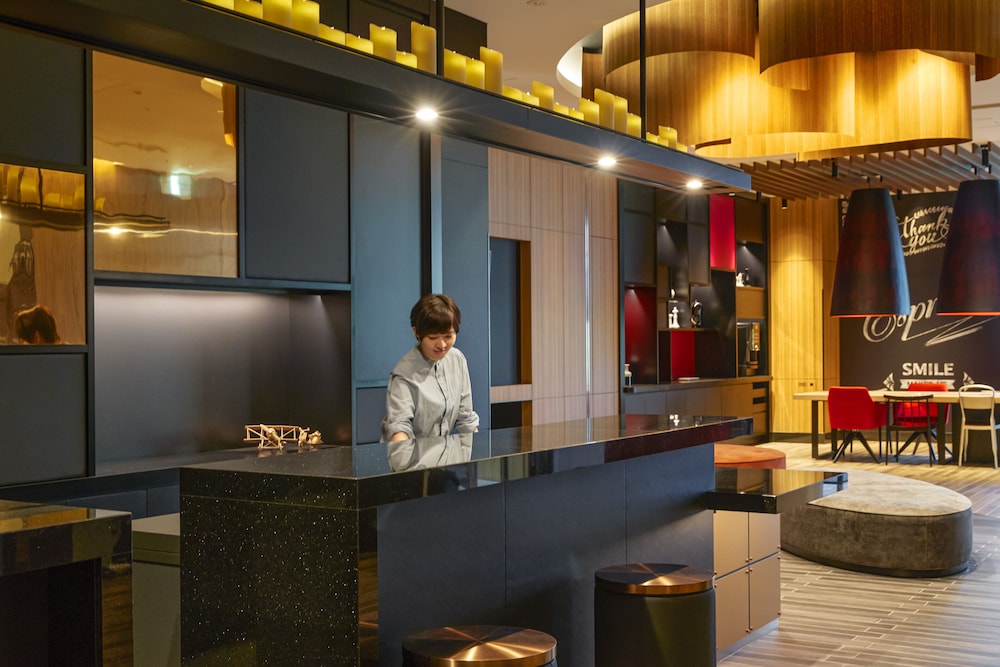 Holiday Inn Express Osaka City Centre Midosuji 68/86