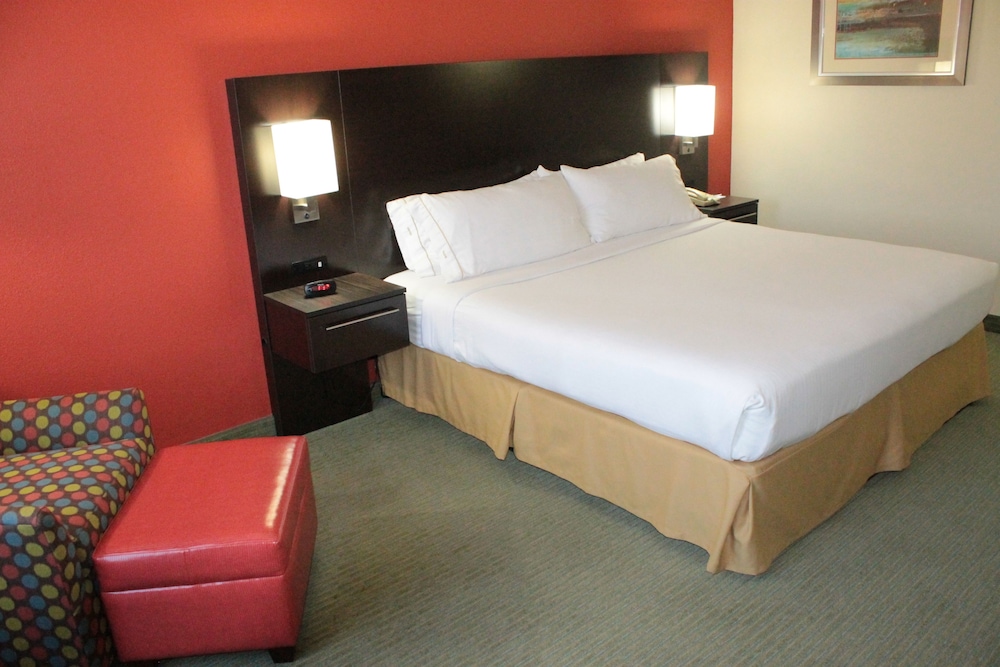 Holiday Inn Express Hotel Suites Brownsville 14/62