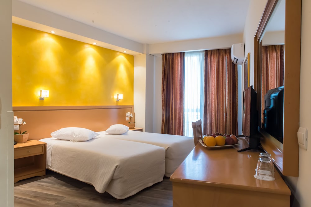 Golden City Hotel 9/26