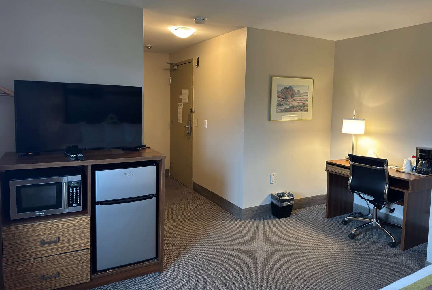 Super 8 By Wyndham Guelph 11/21