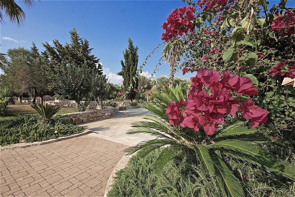 Hotel Resort Ristorante Masseria Le Pajare 40/50