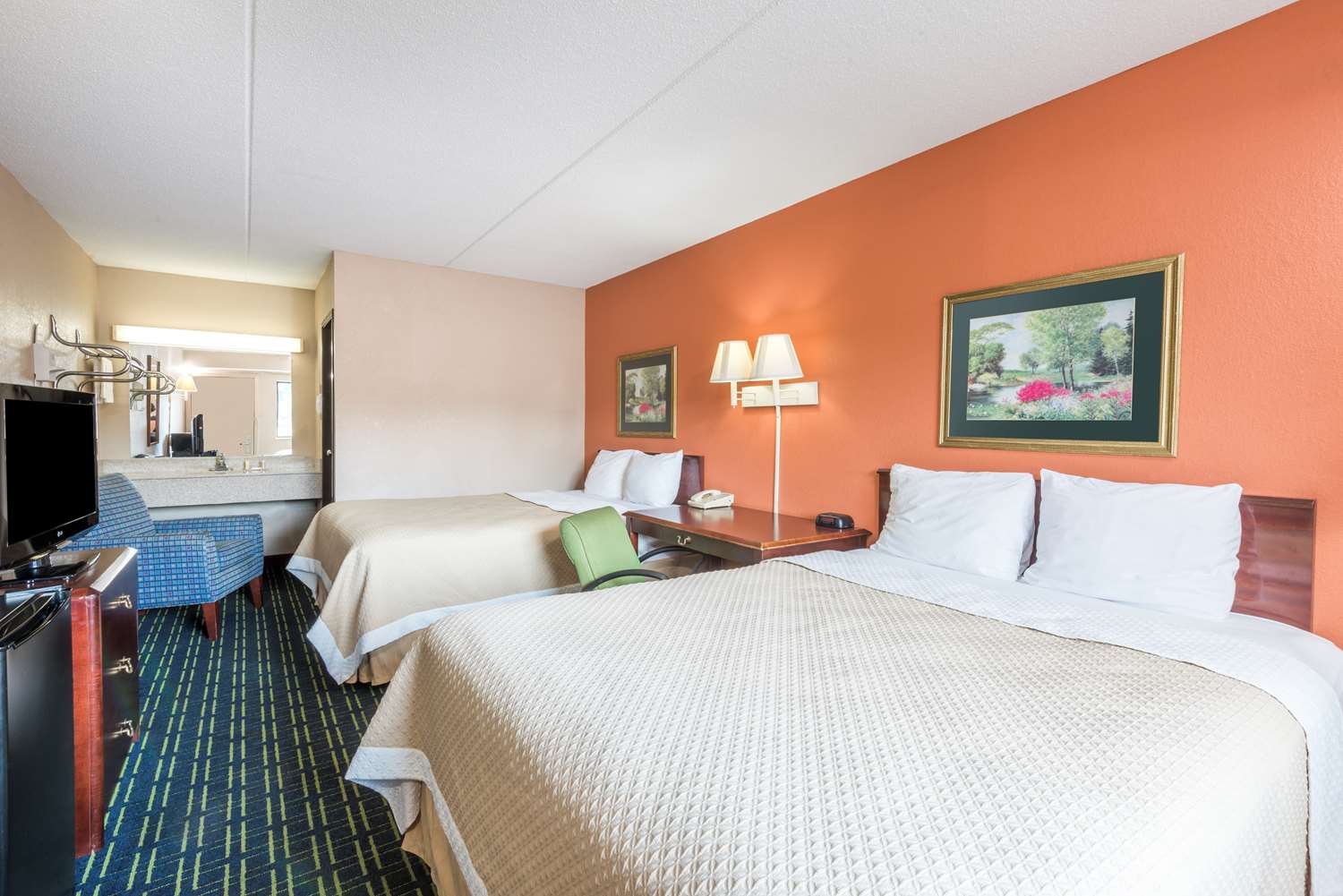 Days Inn By Wyndham Pittsburgh-Harmarville 5/16