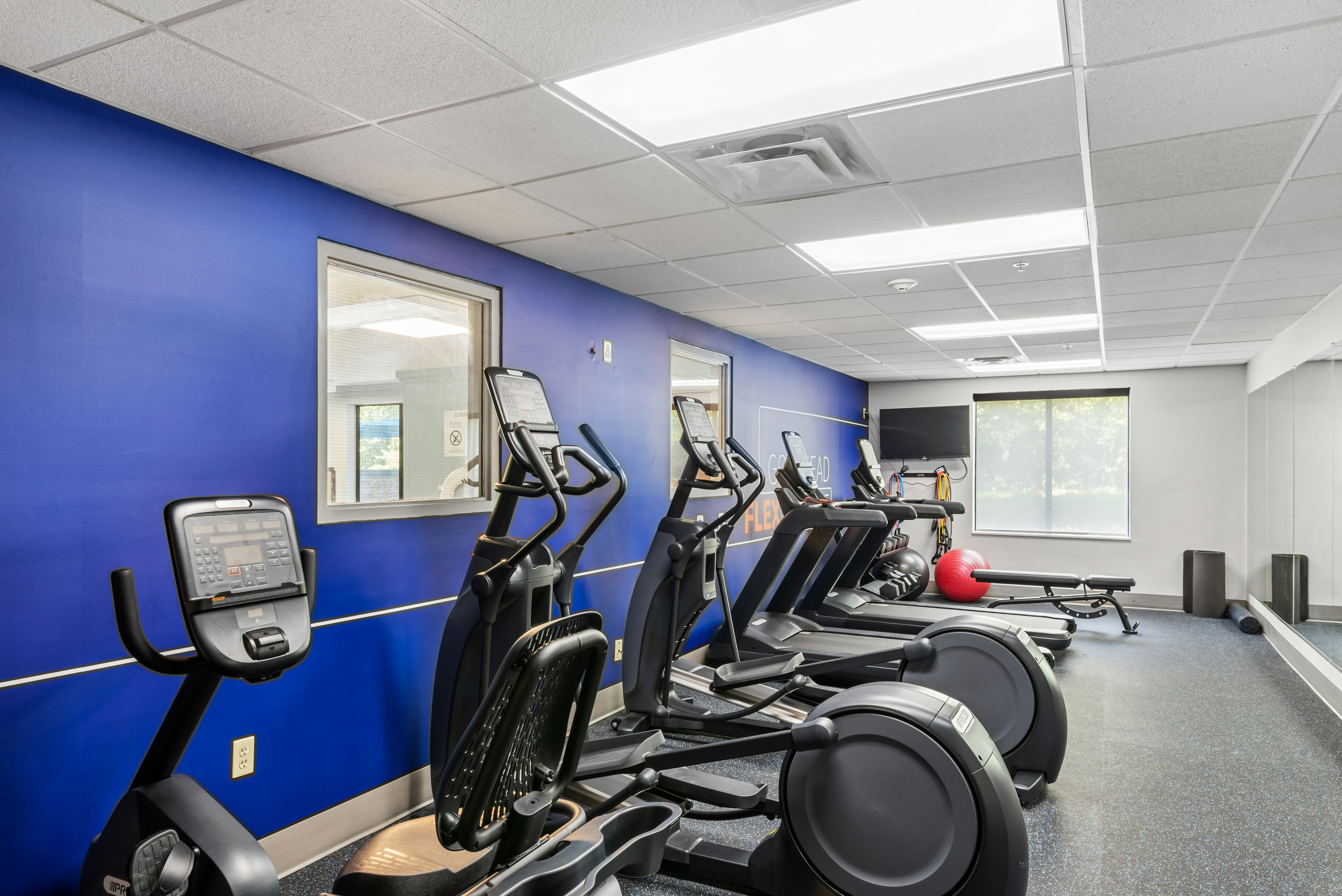 Holiday Inn Express Suites Maumelle Little Rock Nw 24/42