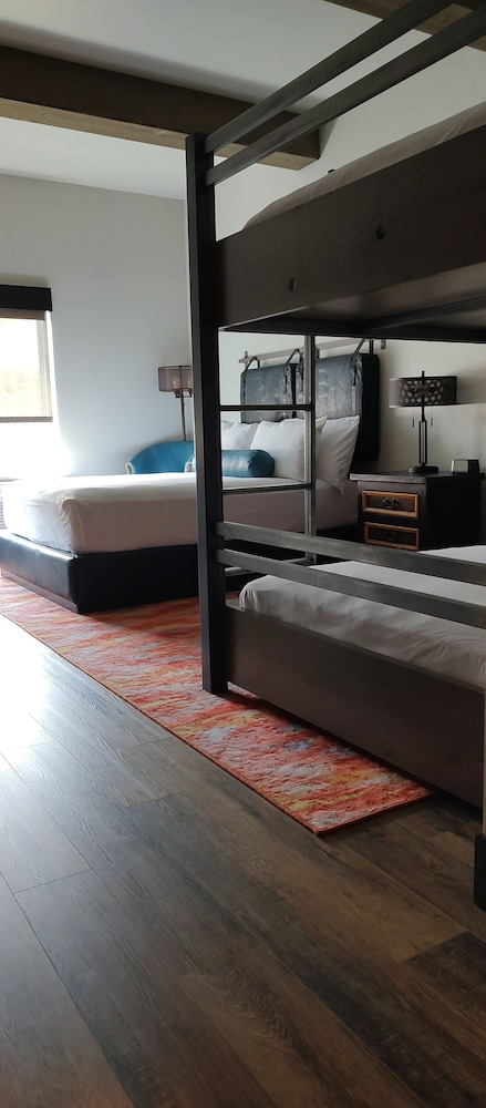 The Bunk House at Cross Keys 22/24
