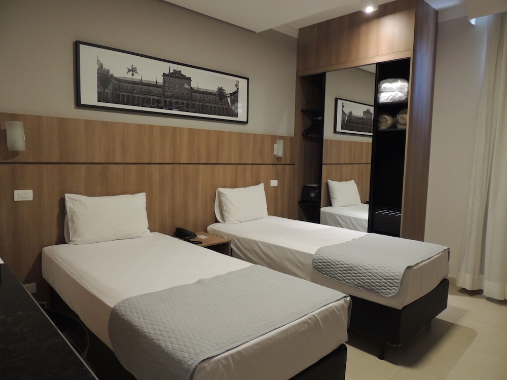 Gold, Twin Beds