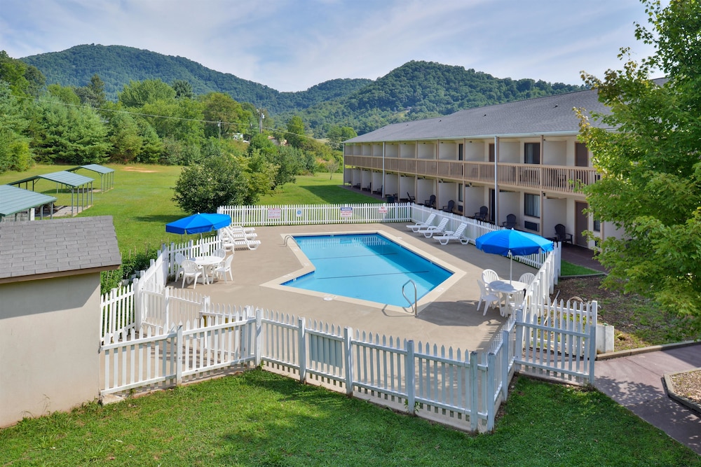 Americas Best Value Inn Canton 7/22