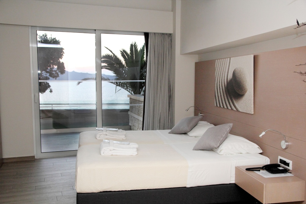 Renieris Hotel 34/75