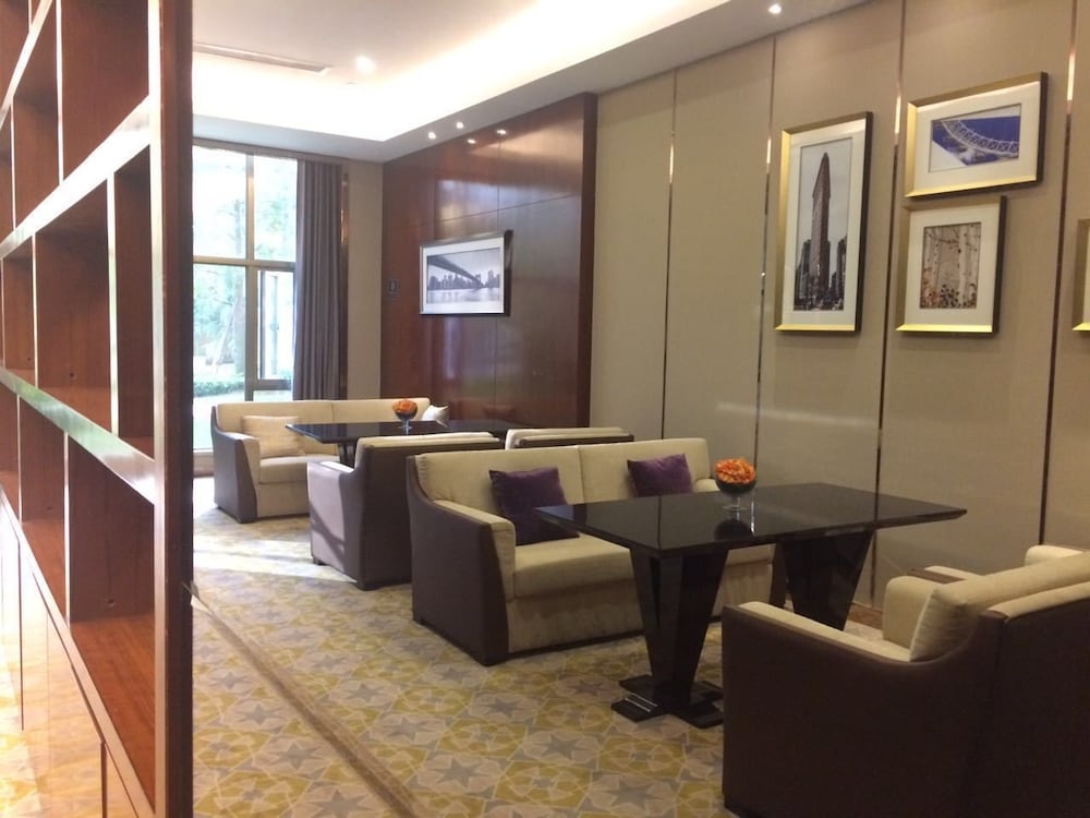 Longjiang Country Garden Phoenix Hotel 23/35