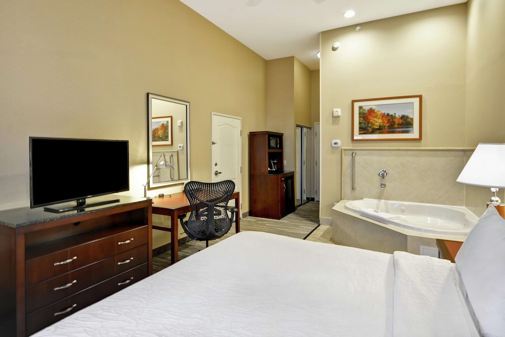Hilton Garden Inn Riverhead 12/57