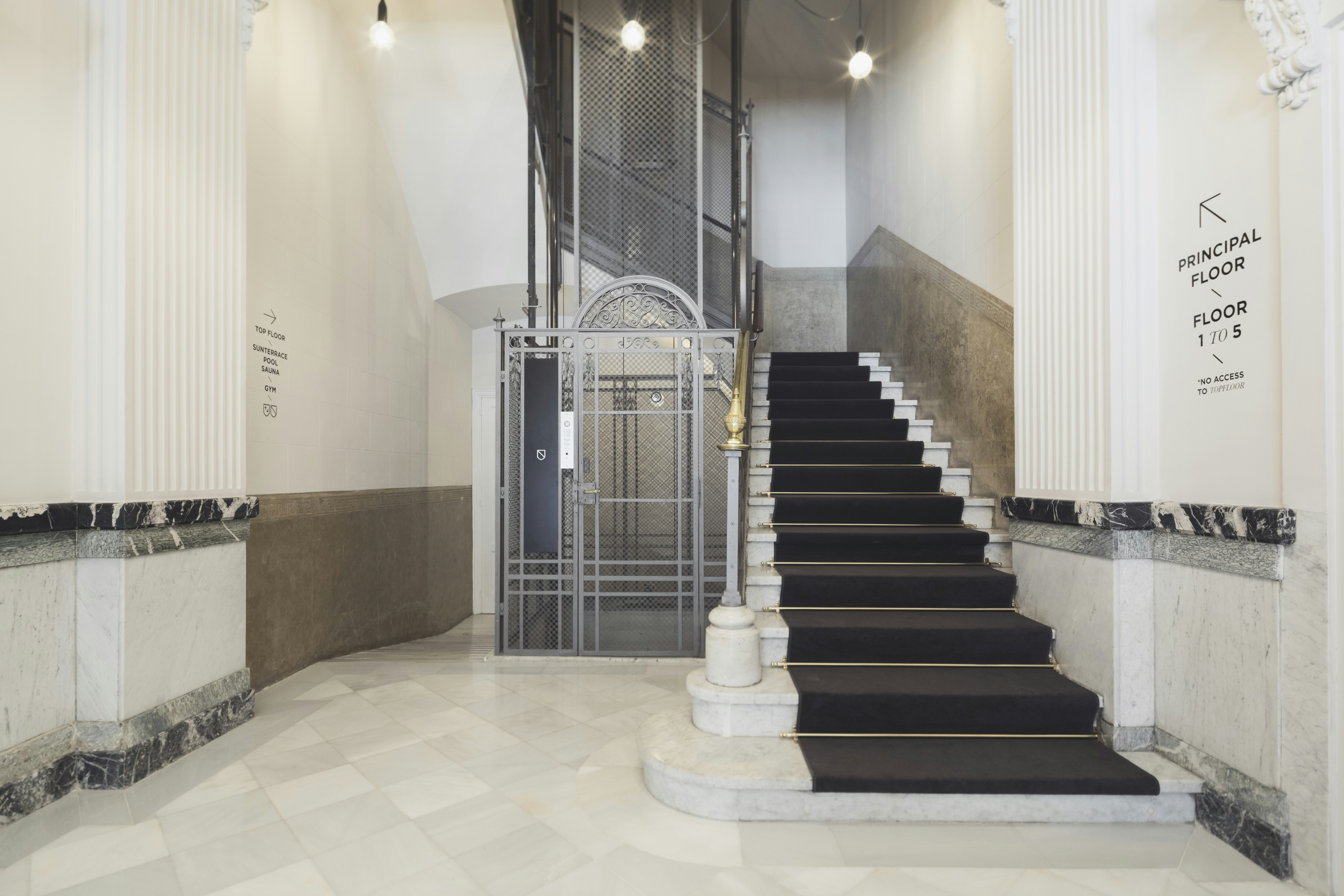 CASAGRAND LUXURY SUITES 29/76