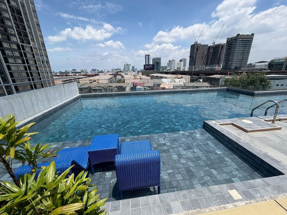De Botan Bangna Hotel 28/33