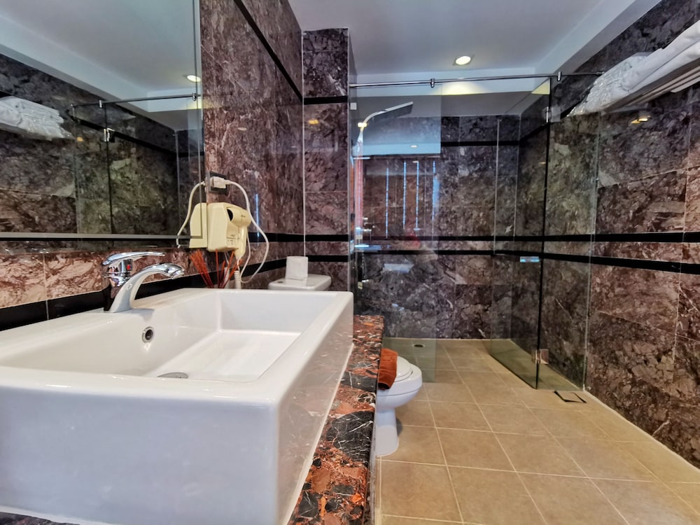 CHANTHAPANYA HOTEL 42/44