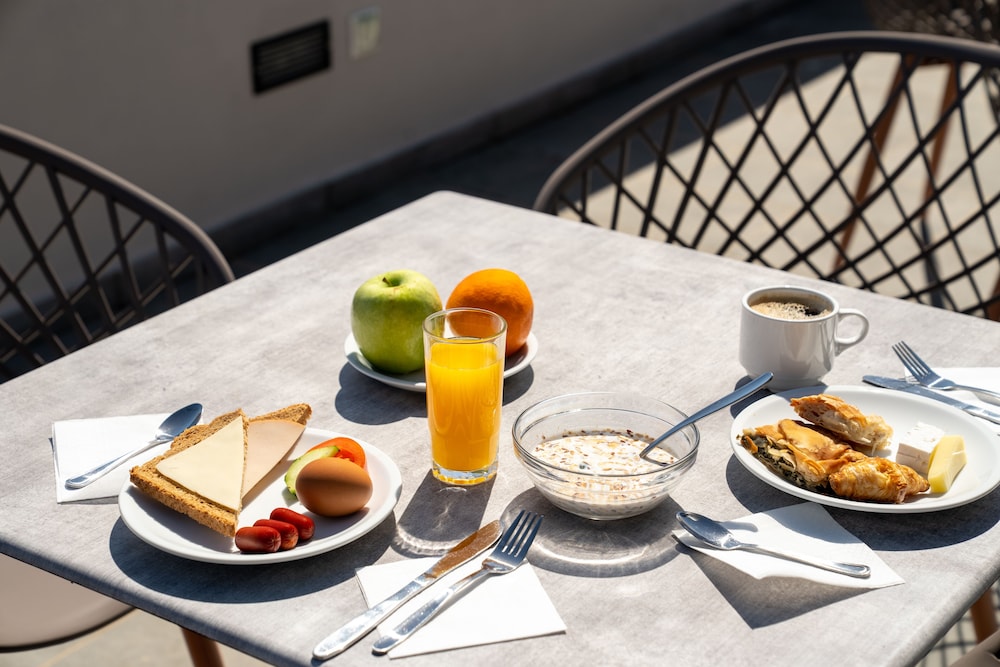 Dunlin Hotel Athens 36/48