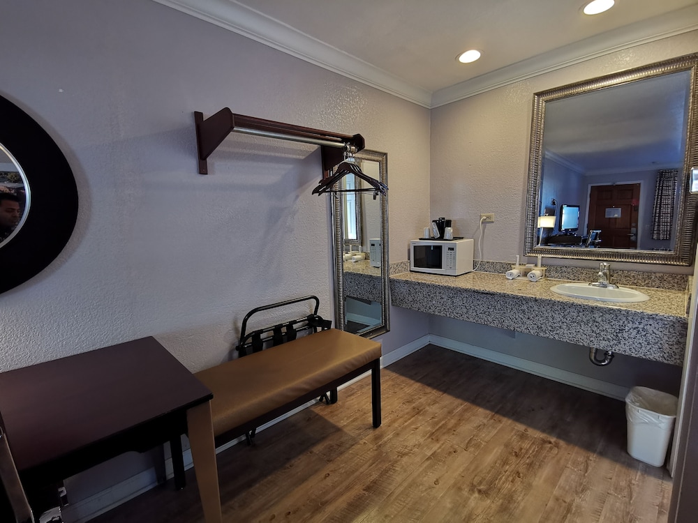 Journey Inn 10/45