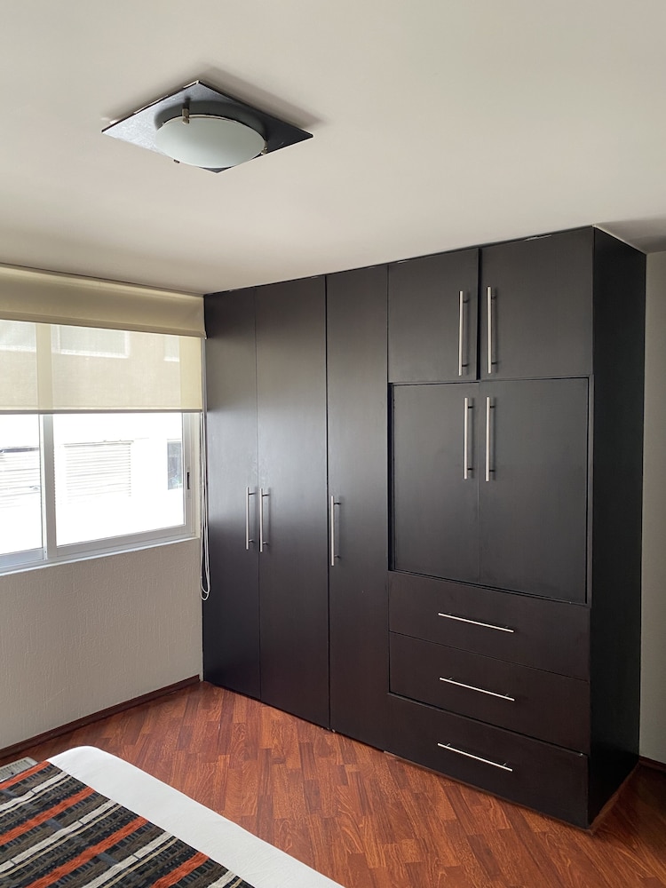 Grupo Kings Suites Chimborazo 567 2/23
