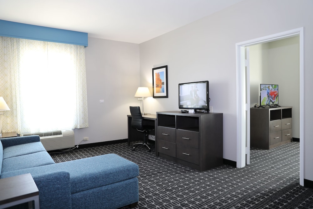 La Quinta Inn Suites By Wyndham Sulphur Springs 19/47
