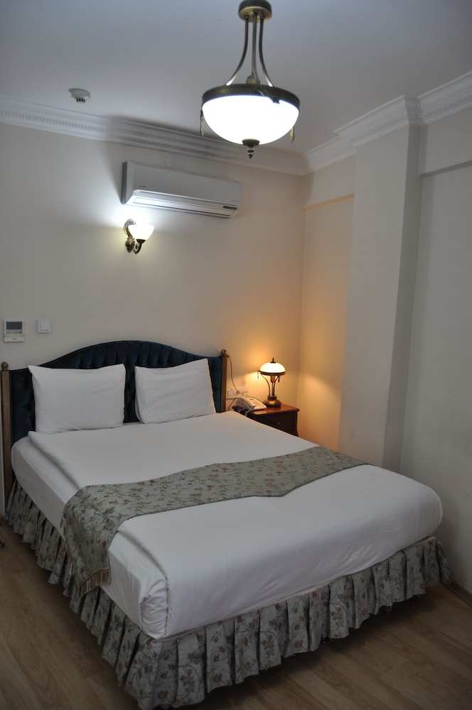 Basileus Hotel 22/79