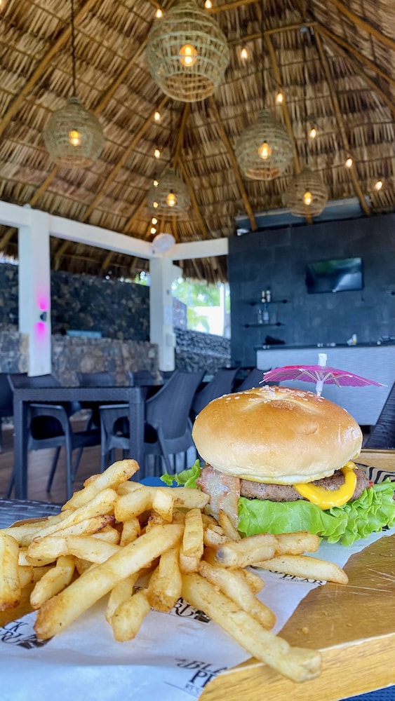 Vista Las Olas Surf Resort 23/30