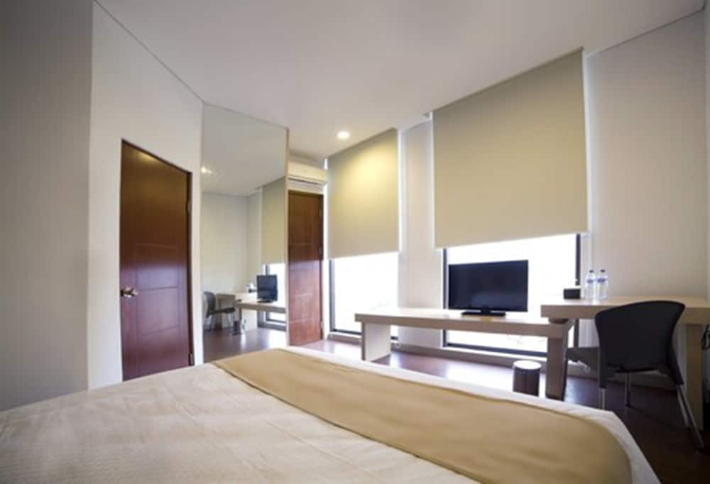 Hotel 88 Embong Malang 13/58