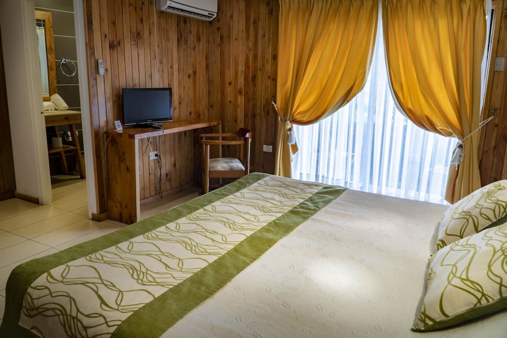 TAHA TAI HOTEL 10/68
