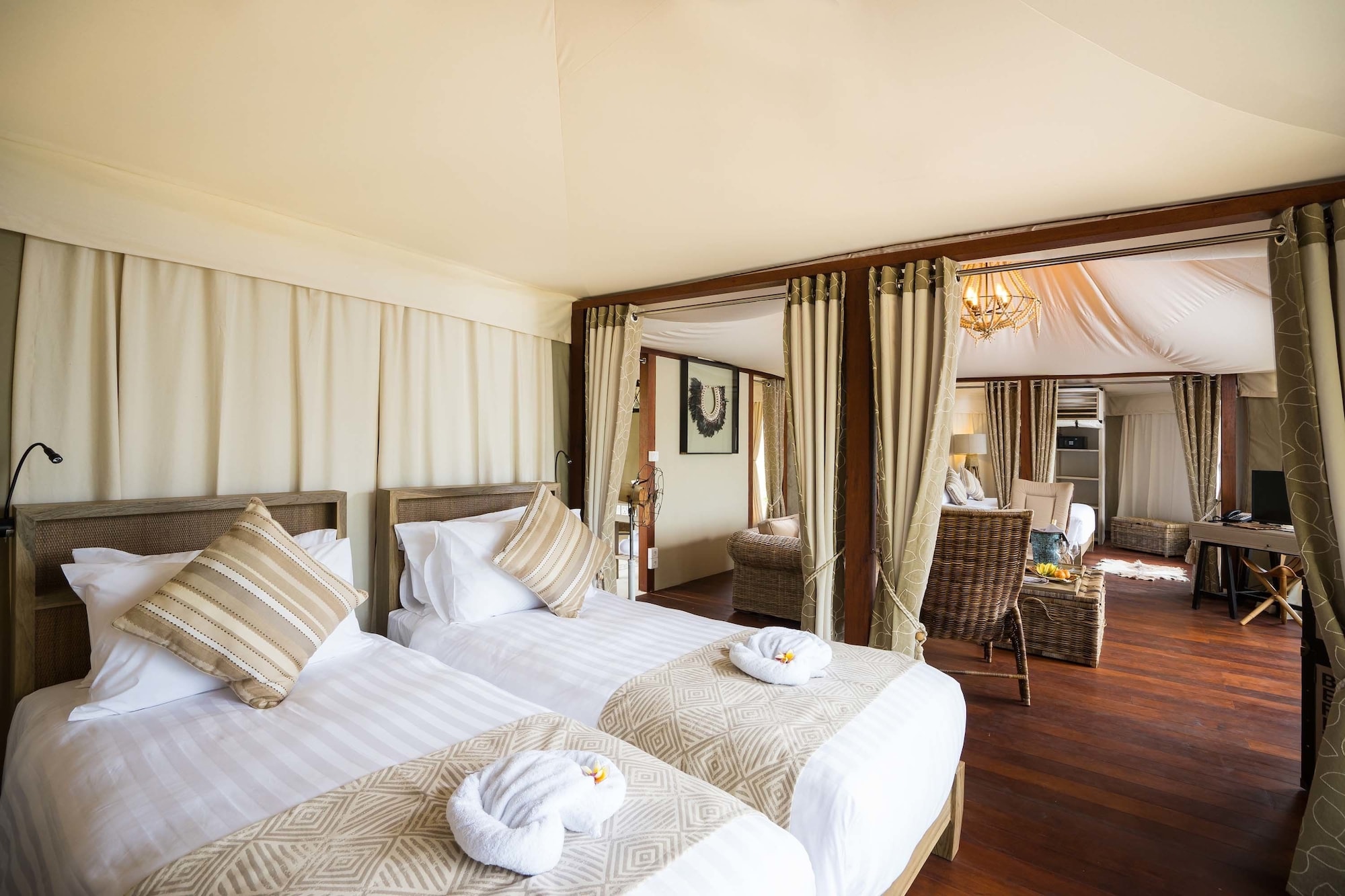 2 Bedrooms, Cliff, Tent, Villa, 1 Queen and 1 Single Bed