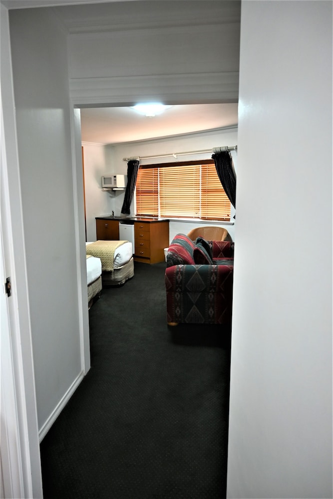 GRAND COUNTRY LDG 20/60