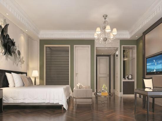 Oriental, Queen Bed