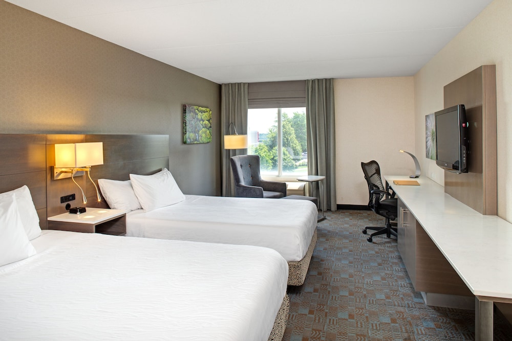 Hilton Garden Inn Toronto/Oakville 12/40