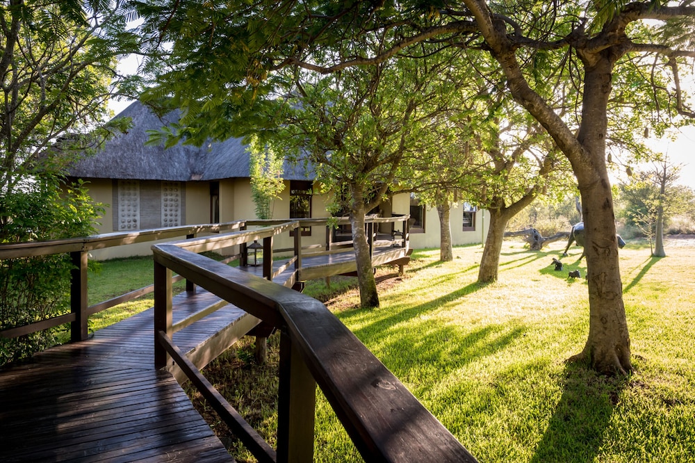 Makumu Private Game Lodge 46/50