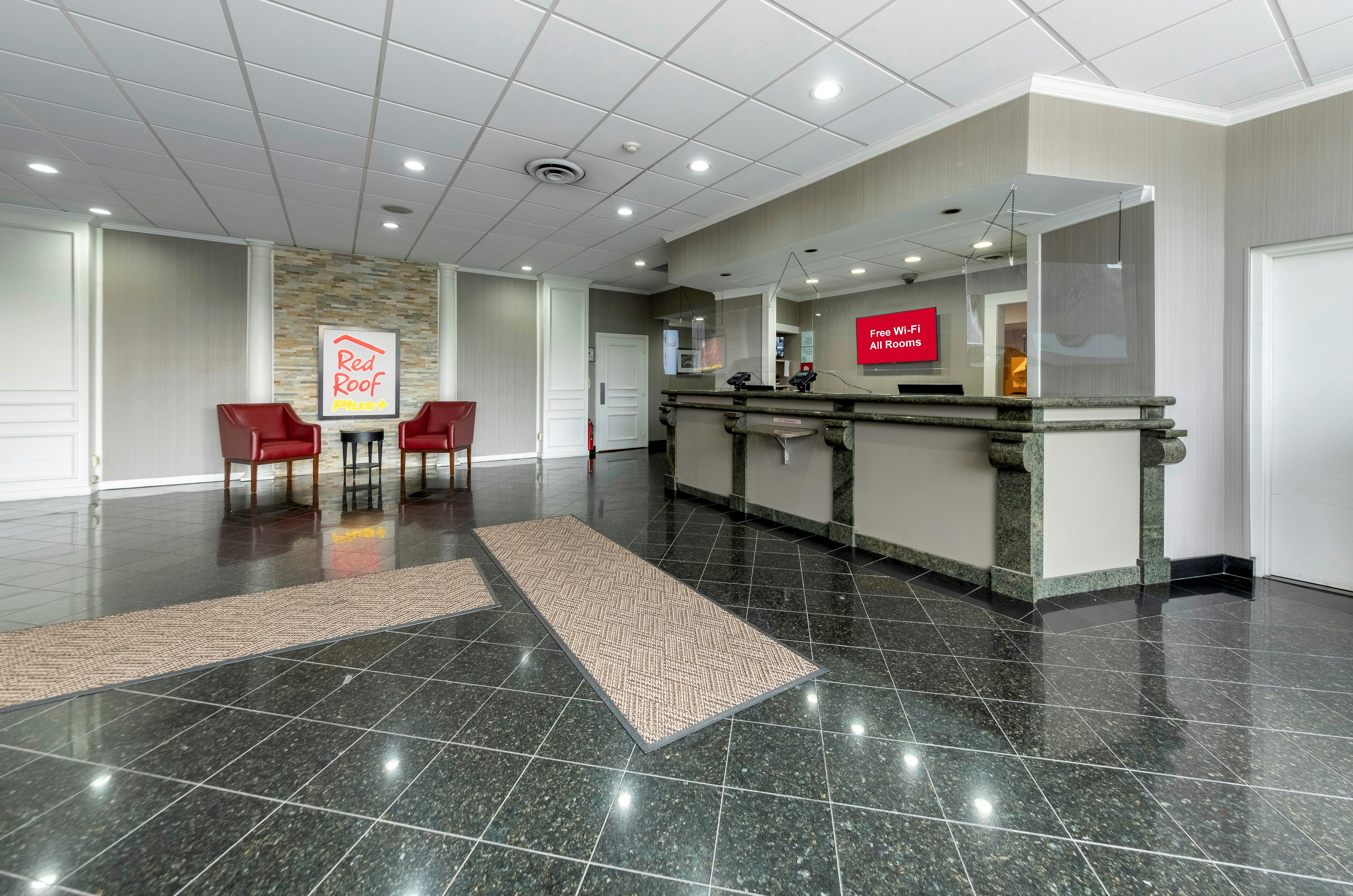 Lobby at Red Roof Plus Newark Carteret, CARTERET - NJ